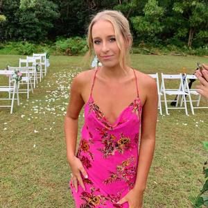 Meet your Posher, Issy